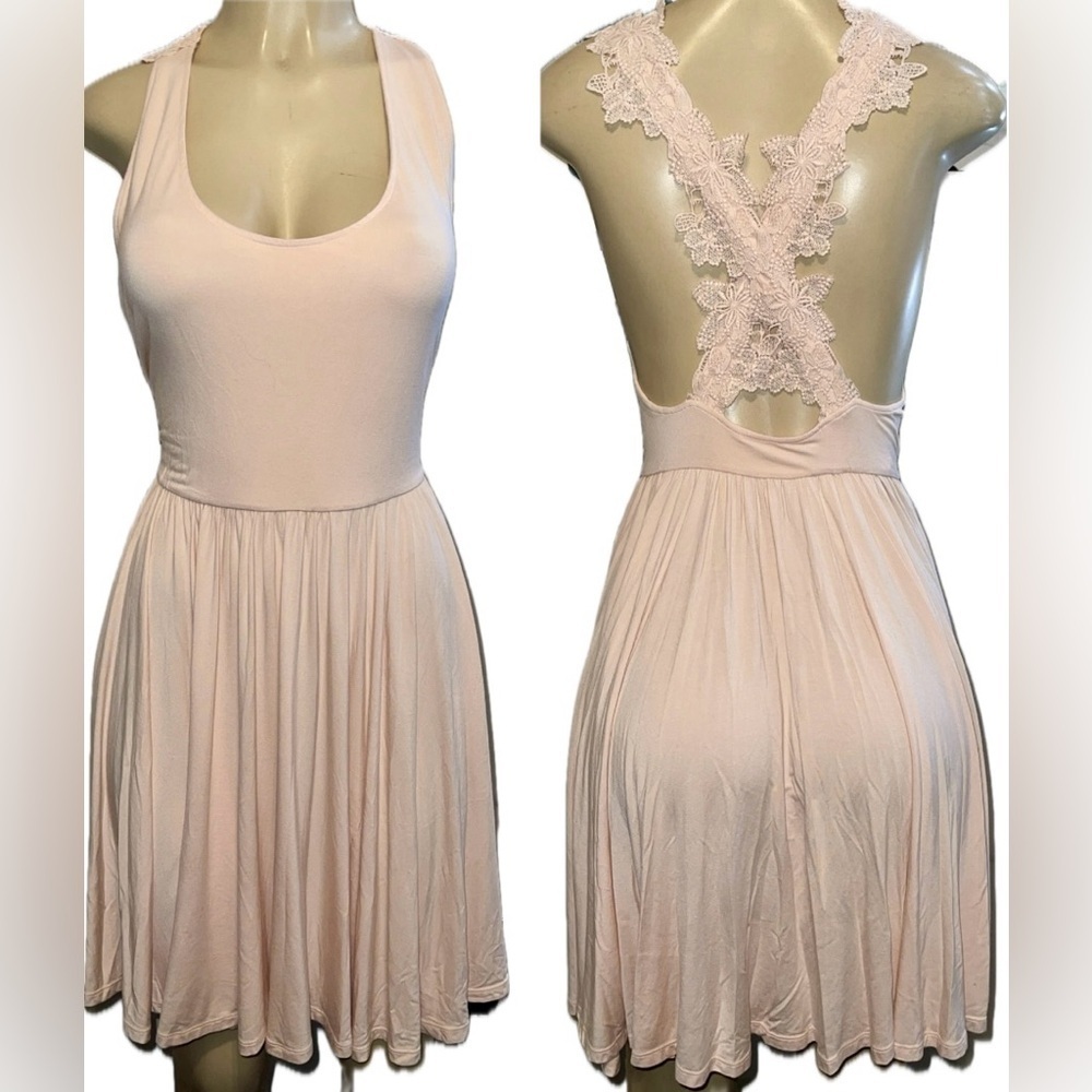 Heartloom Tanner Pale Pink Lace-Back Mini Dress – Size Medium, NWOT